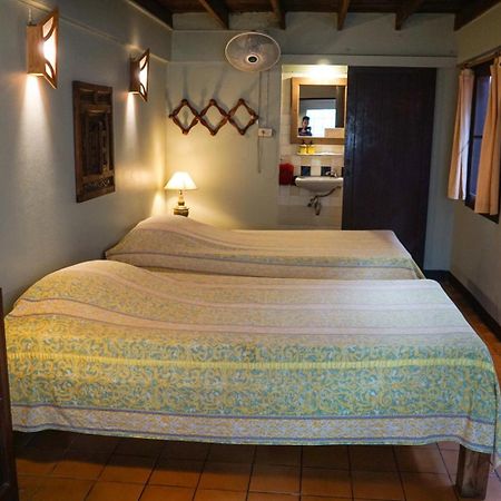 The Riverside Guest House Lampang Eksteriør bilde