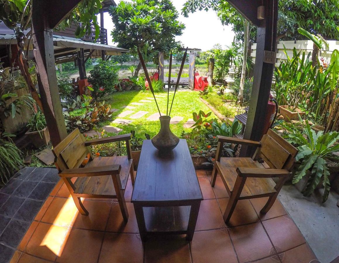 The Riverside Guest House Lampang Eksteriør bilde
