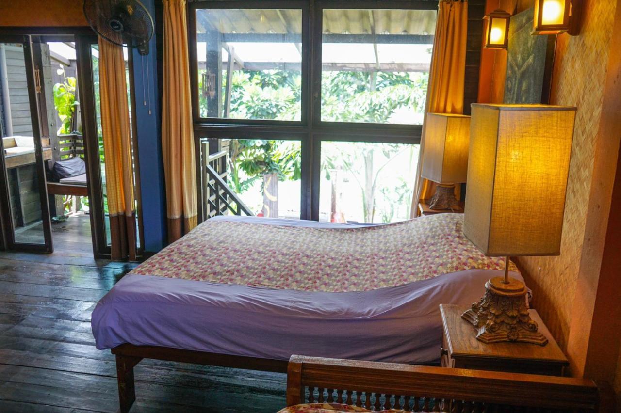The Riverside Guest House Lampang Eksteriør bilde