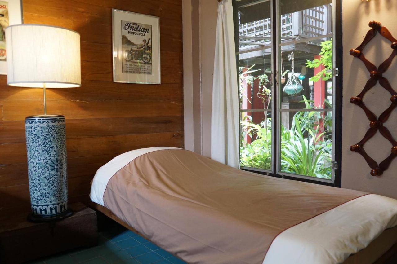 The Riverside Guest House Lampang Eksteriør bilde