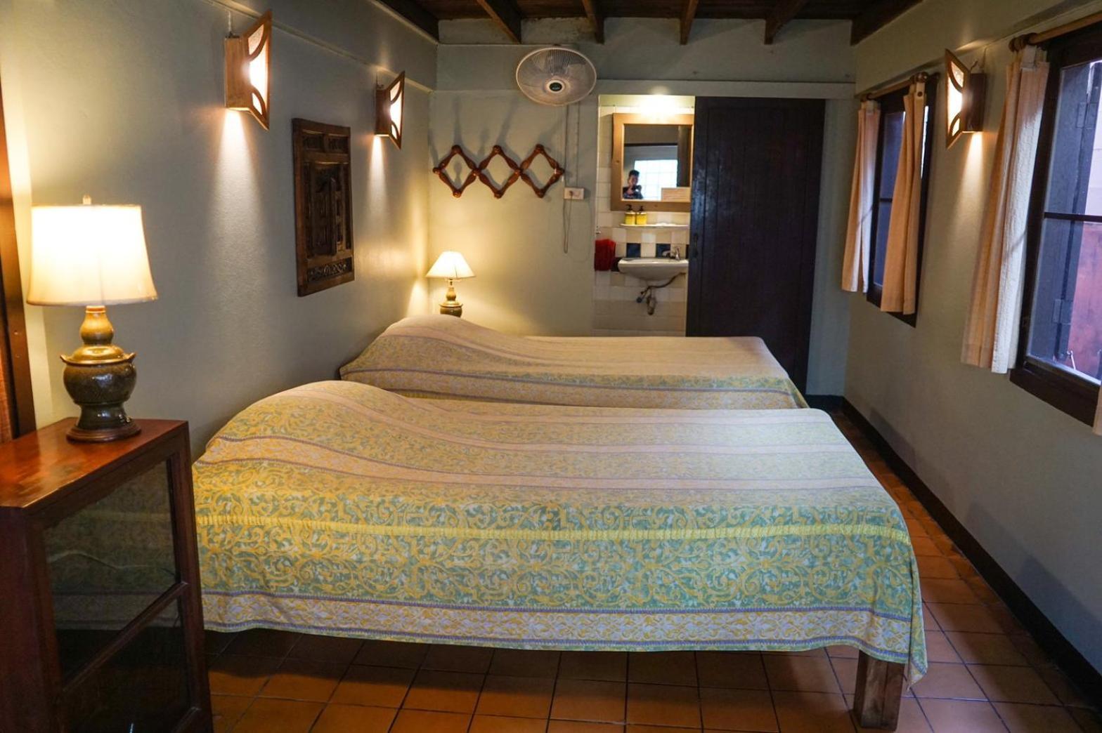 The Riverside Guest House Lampang Eksteriør bilde