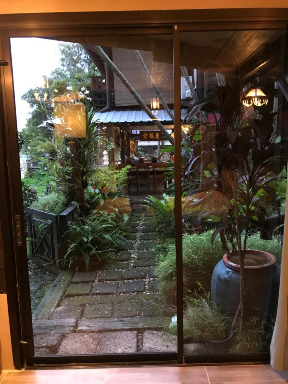 The Riverside Guest House Lampang Eksteriør bilde